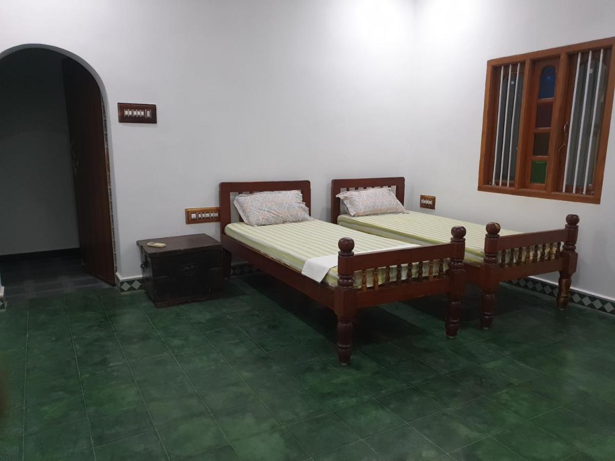 Tanjore Home Stay Tandzsávúr Kültér fotó
